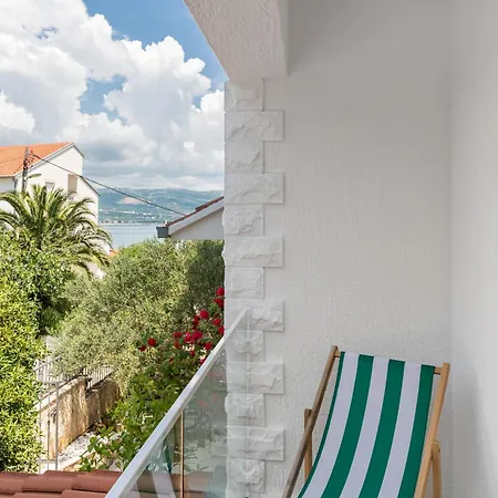 Marina Apartment *