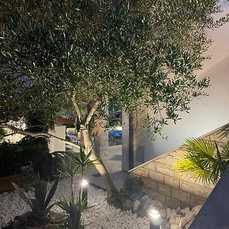 Marina Apartment *