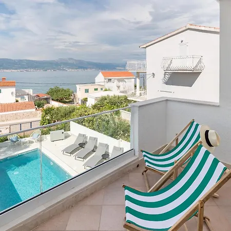 Marina Διαμέρισμα Τρογκίρ
